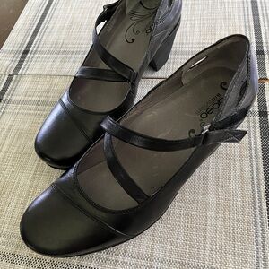 Abeo Black Leather Heels